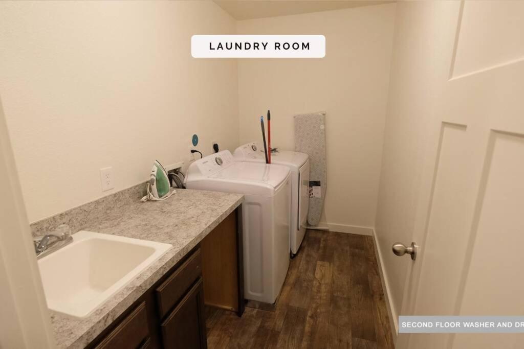 3 Story, 3 Bdrm, 4 Beds, 2 Bath, North Houston, Iah - 10B Villa Exteriör bild
